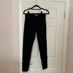 Levi’s 720 Super Skinny Jeans - Black. Size 27